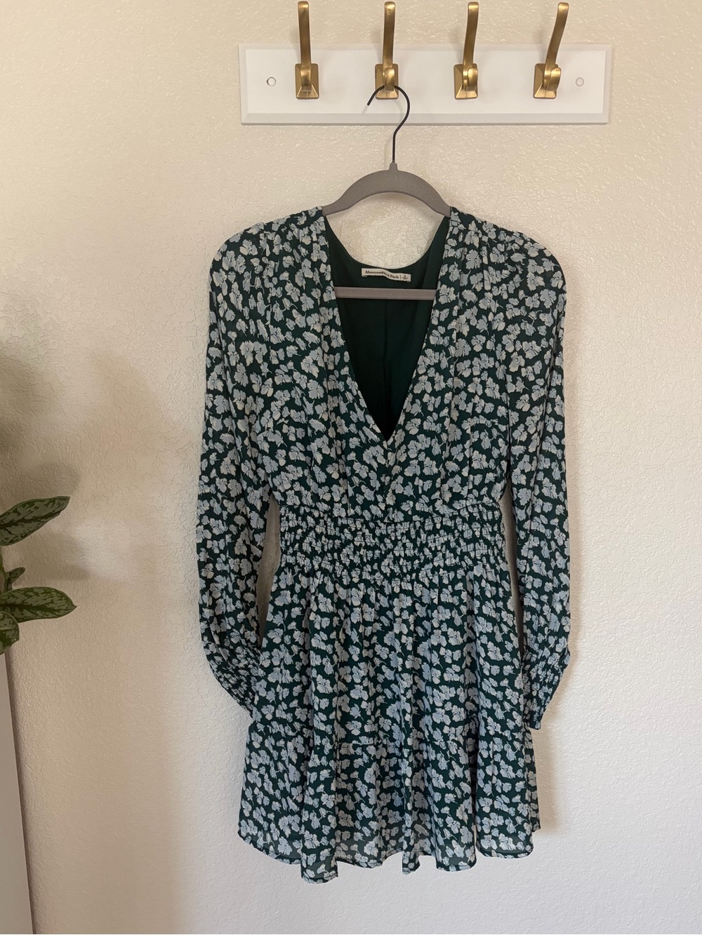 Abercrombie & Fitch Dark Green Floral Long-Sleeve V-Neck Dress